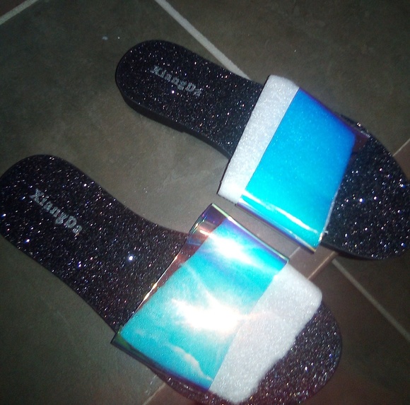 Holographic Open Toe SAndels - Picture 1 of 2